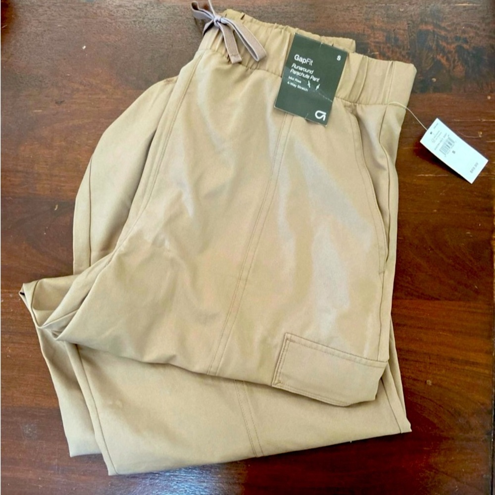 NWT! Gap Fit Parachute pants Womens Small. So comfy and soft